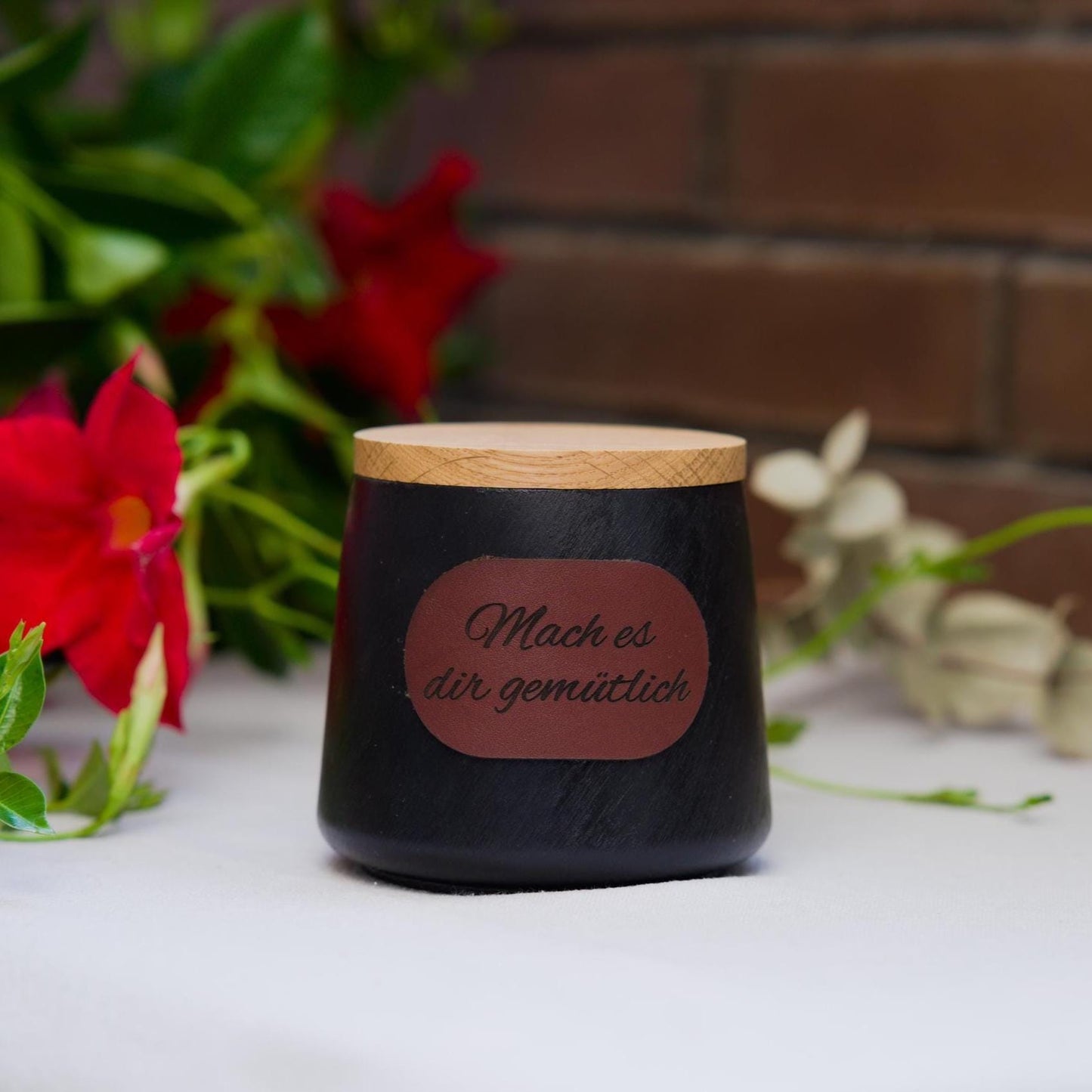Schwarze Duftkerze „Mach es dir gemütlich“